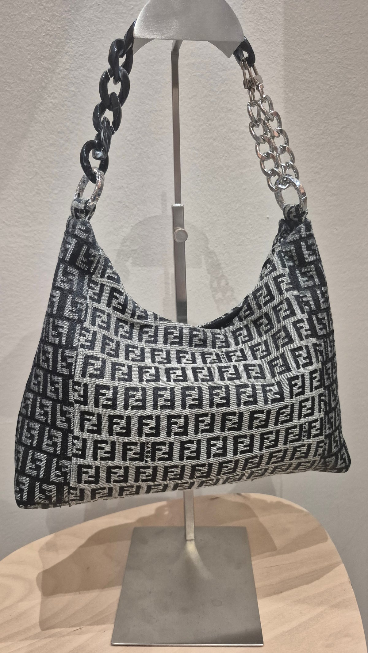 Artigianale tessuto Fendi