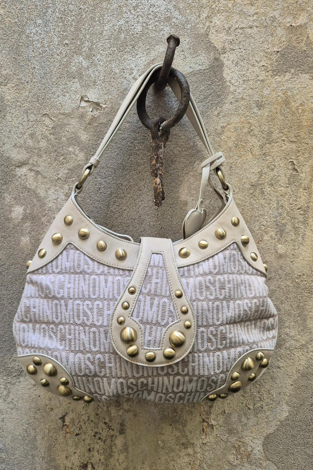 MOSCHINO
