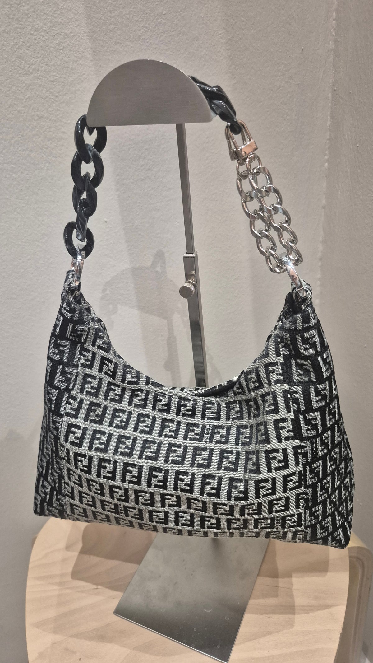 Artigianale tessuto Fendi