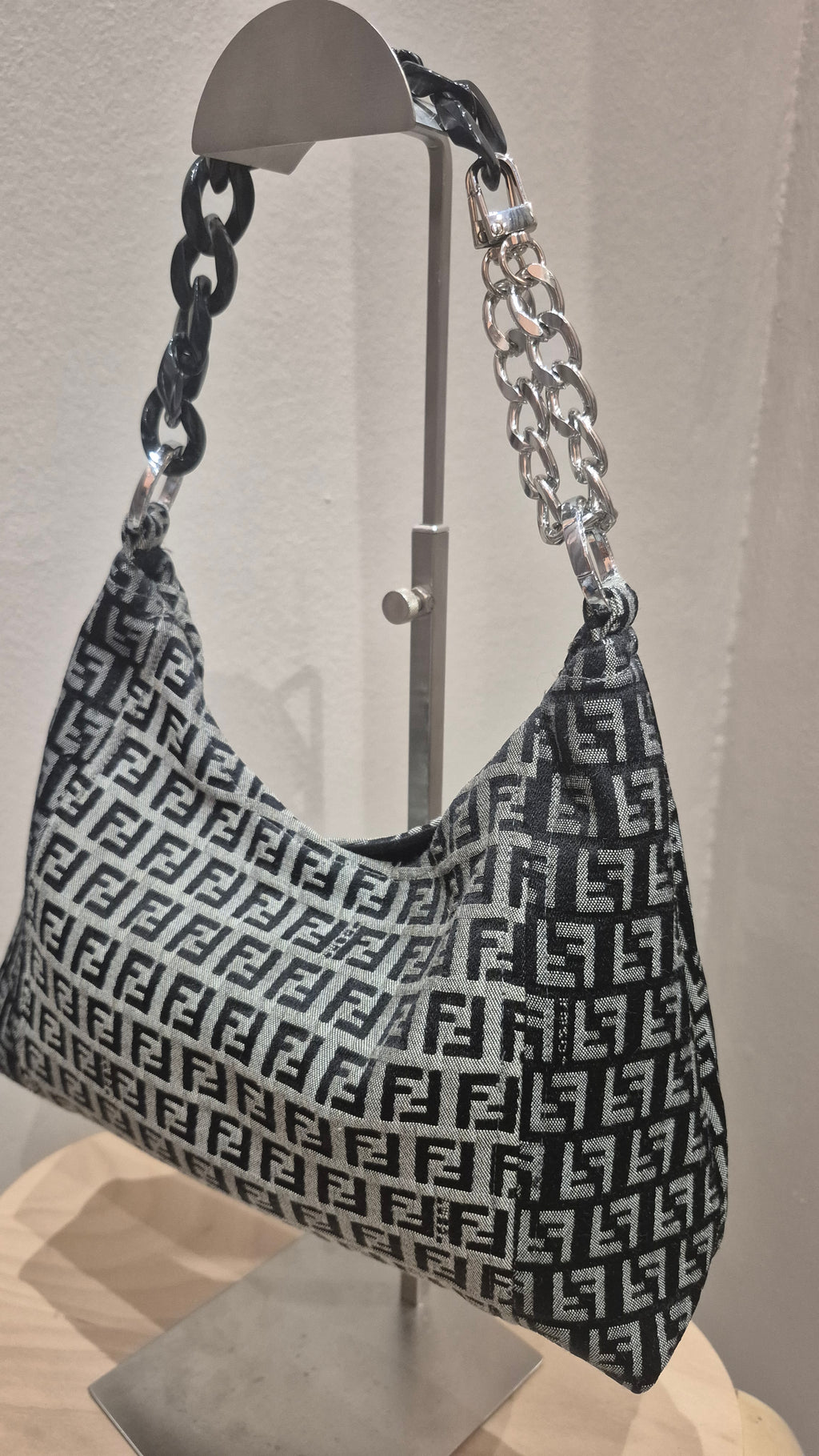 Artigianale tessuto Fendi